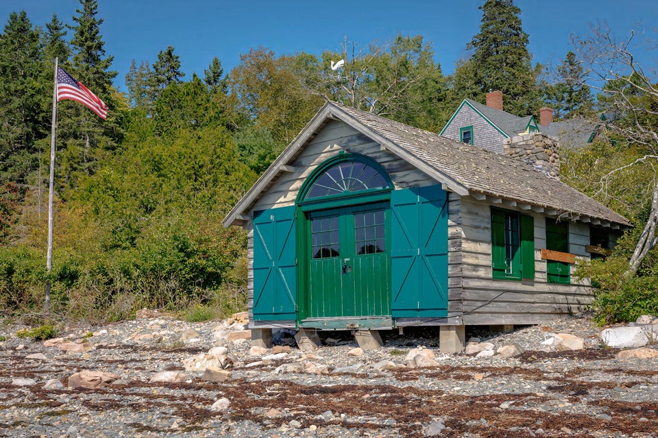 EXT. BOATHOUSE (1)