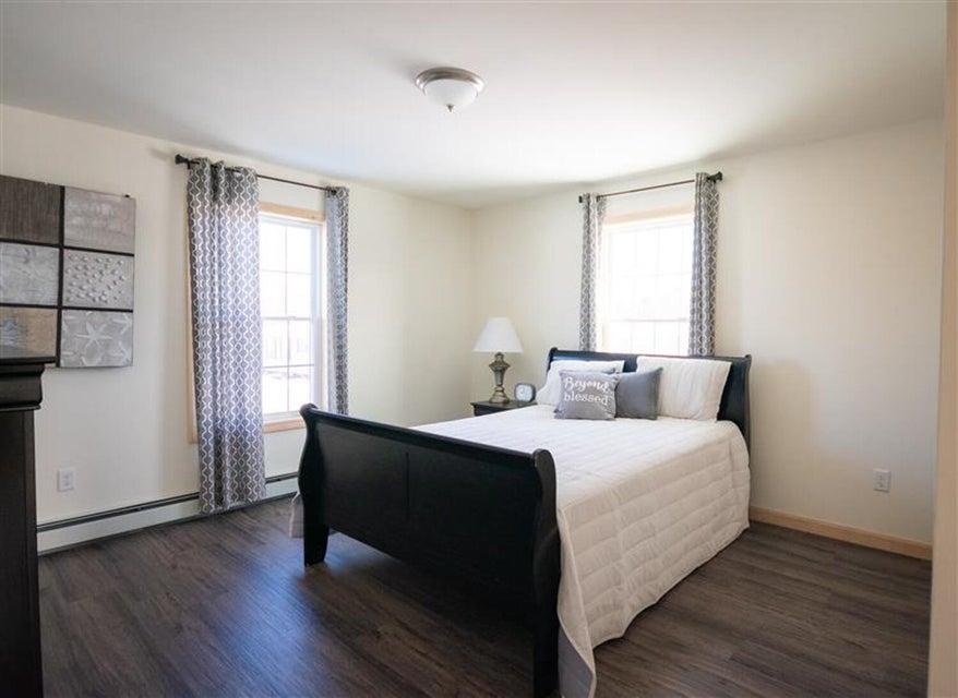 Second downstairs bedroom