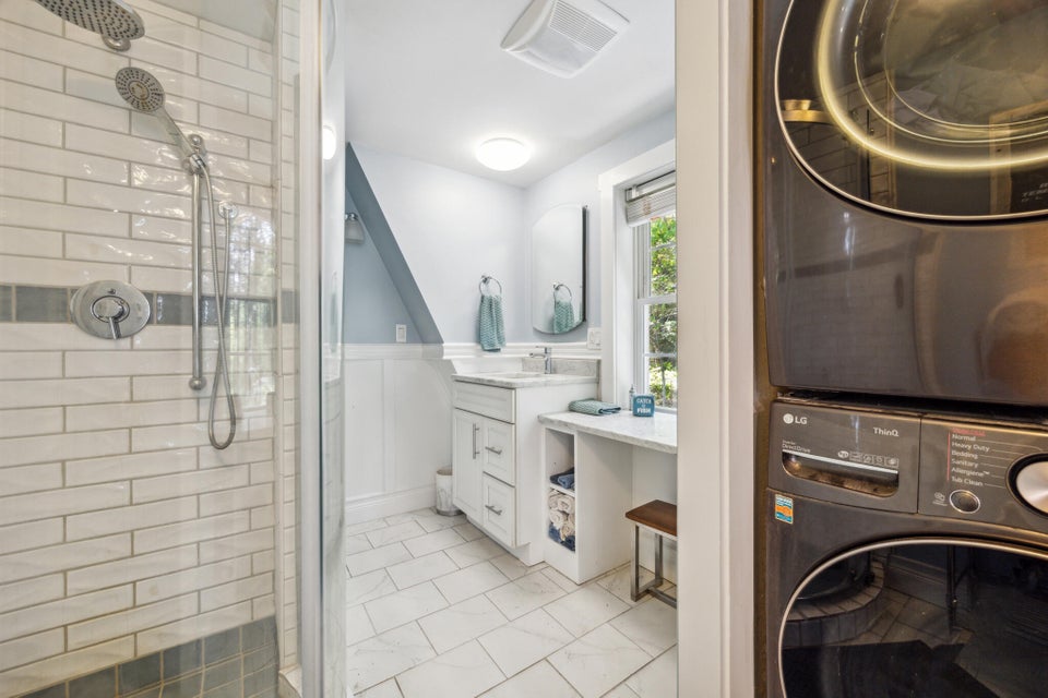 Full Bath/Laundry