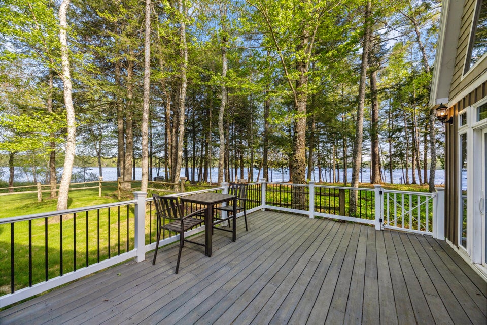 Expansive Deck