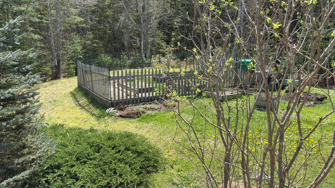 yurt fenced garden