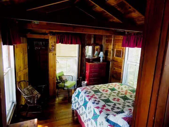Bedroom 2-4