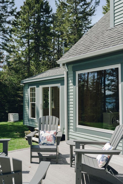 Deck seating