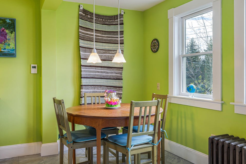 10-Breakfast Nook -15 One Upper Dunbar R
