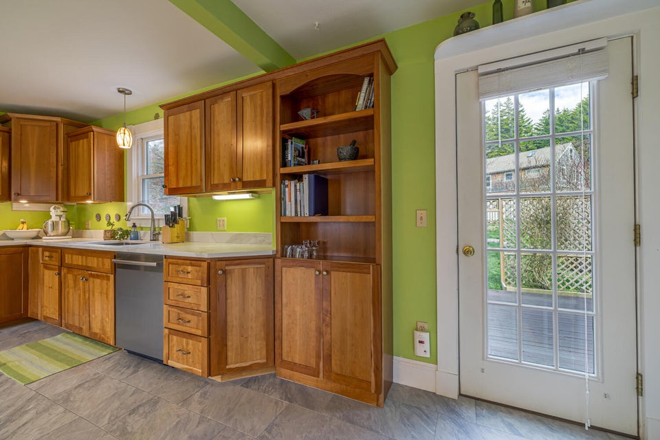 12-Kitchen to Deck 20-One Upper Dunbar R
