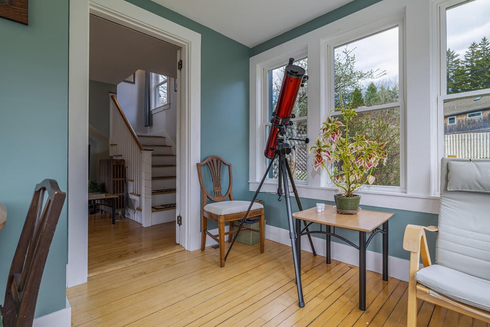 22- Sun Room to Stairs 30-One Upper Dunb
