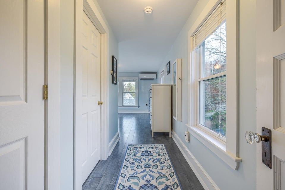 31-Primary Bed Entry 45-One Upper Dunbar