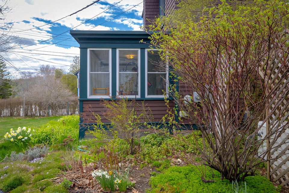 2.5-Side garden 60-One Upper Dunbar Road