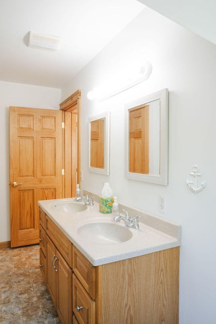 2nd floor bath