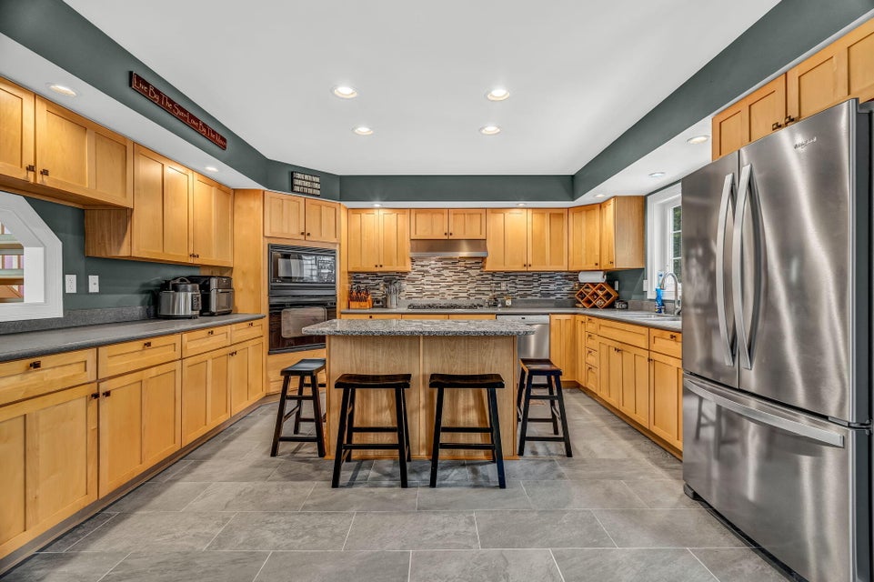 3-web-or-mls-155-maddocks-ave