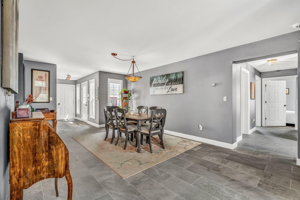 12-web-or-mls-155-maddocks-ave