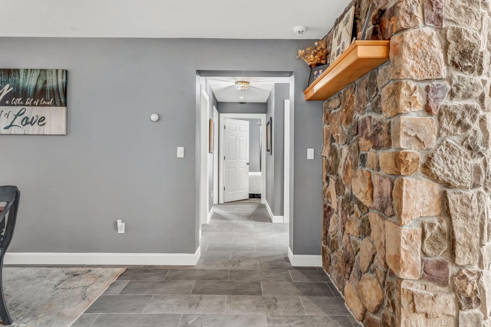 13-web-or-mls-155-maddocks-ave