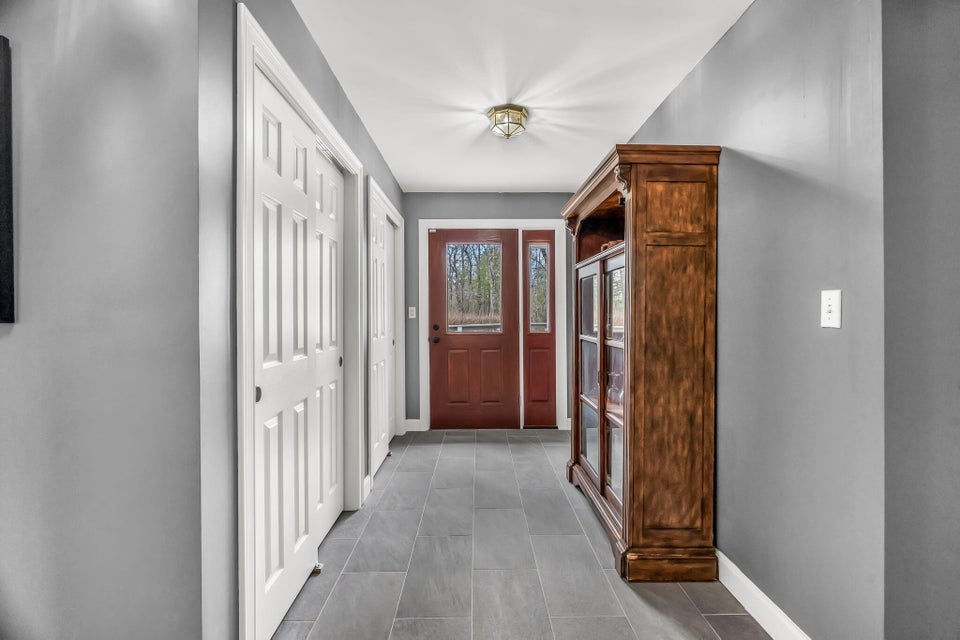 15-web-or-mls-155-maddocks-ave