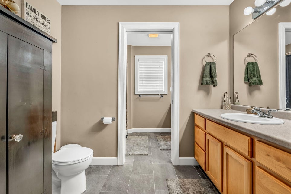 16-web-or-mls-155-maddocks-ave
