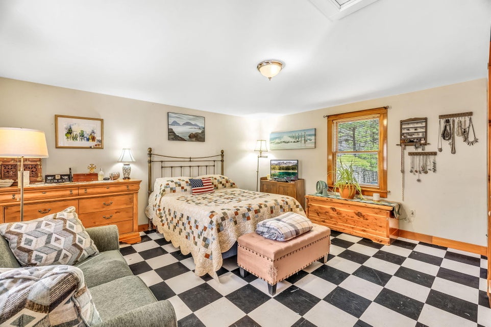 2-web-or-mls-468-indian-point-rd