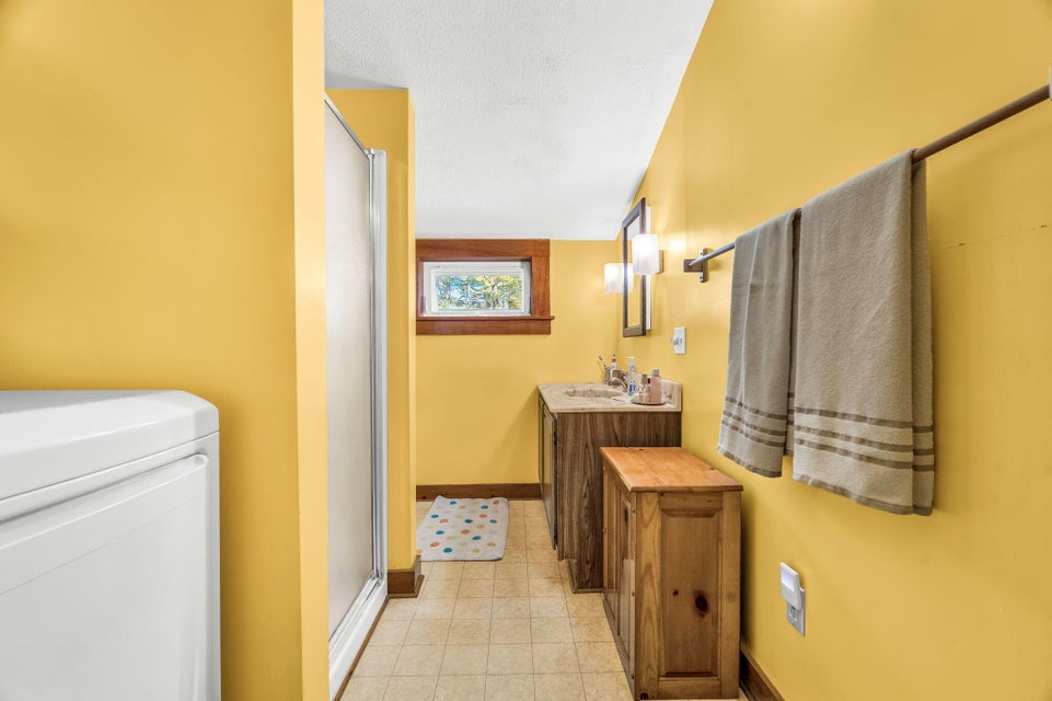 7-web-or-mls-468-indian-point-rd