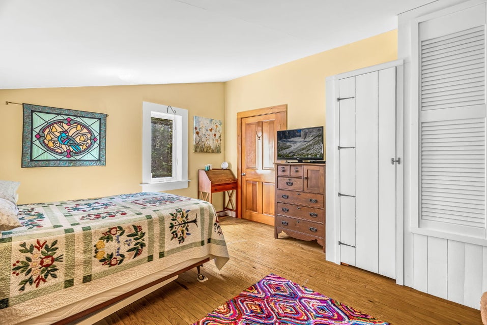 11-web-or-mls-468-indian-point-rd