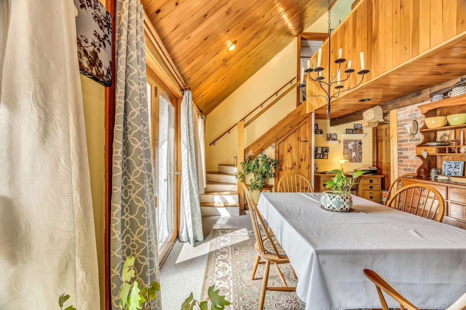 18-web-or-mls-468-indian-point-rd