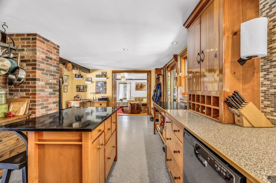 27-web-or-mls-468-indian-point-rd