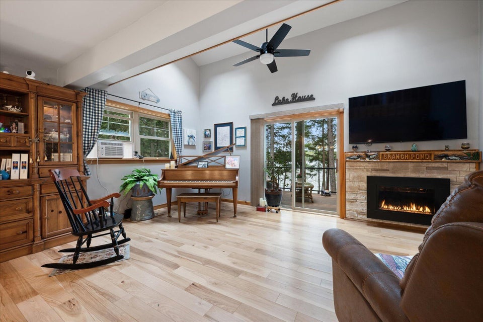 12-Living Room
