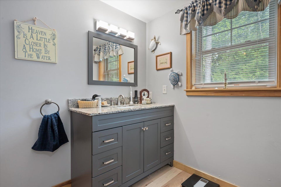 21-Bathroom, Laundry