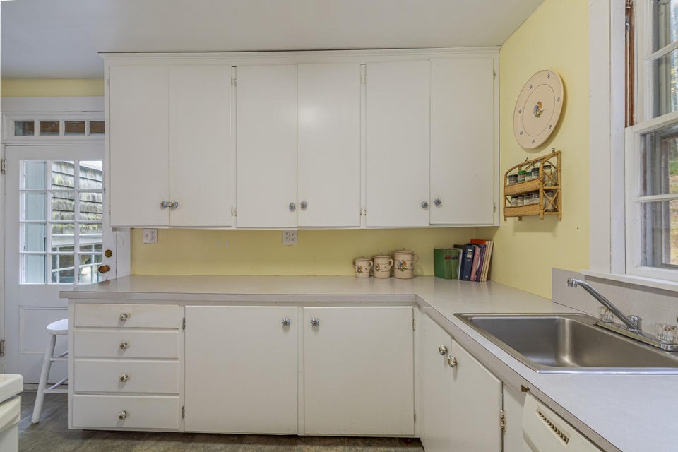 15 Kitchen-64-3 Asticou Trail-DTP