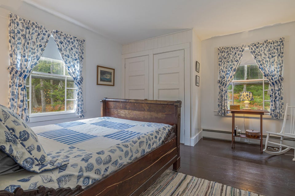 20- Bed 1-76-3 Asticou Trail-DTP