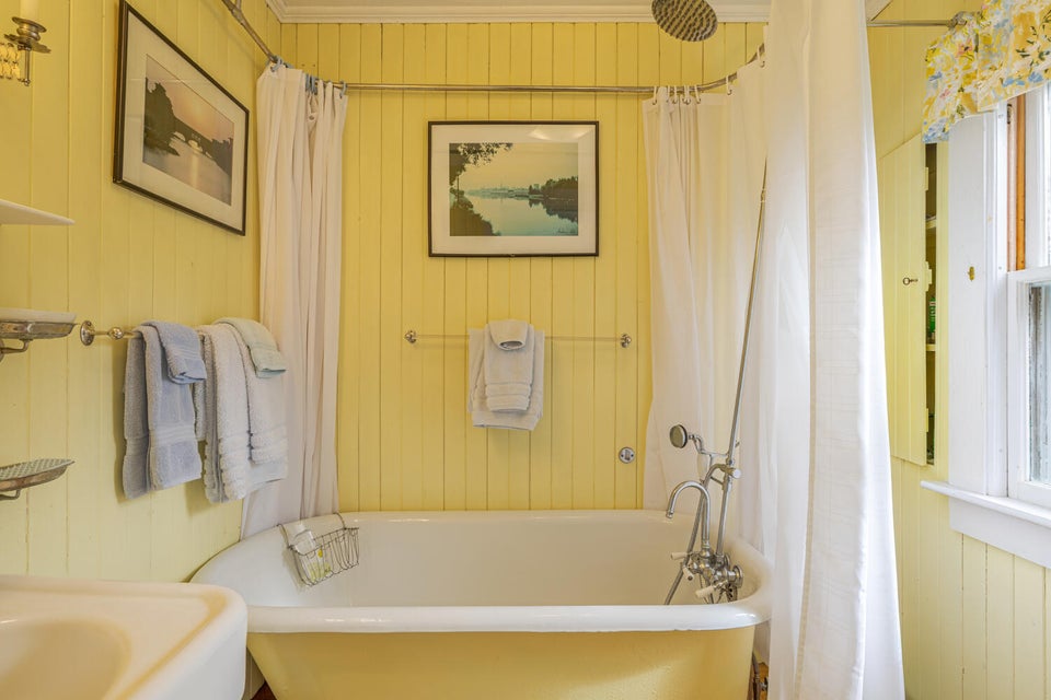 32-FB 2-Primary Bath-103-3 Asticou Trail