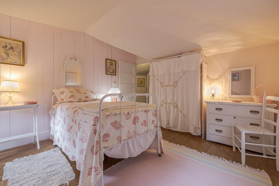 43- Bed 8 124-3 Asticou Trail-DTP